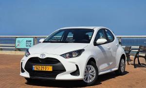 טויוטה יאריס הייבריד