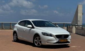 וולוו V40