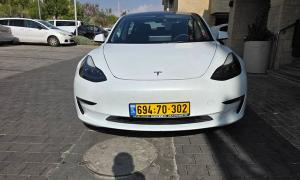 טסלה דגם 3