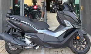 סאן יאנג קרוזים 300