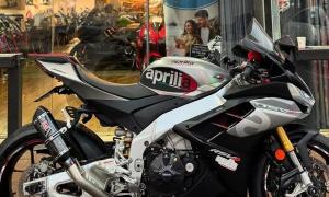 אפריליה RSV4R