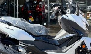 סאן יאנג קרוזים 300