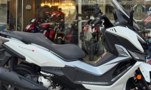 סאן יאנג קרוזים 300